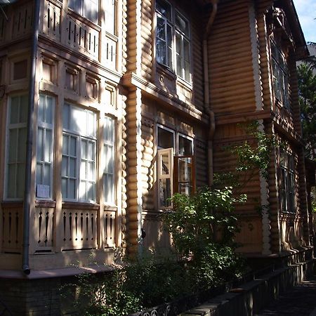 Old House Rustaveli Ξενοδοχείο Borjomi Εξωτερικό φωτογραφία