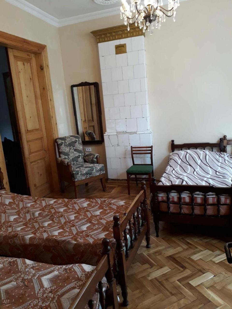 Old House Rustaveli Ξενοδοχείο Borjomi Εξωτερικό φωτογραφία